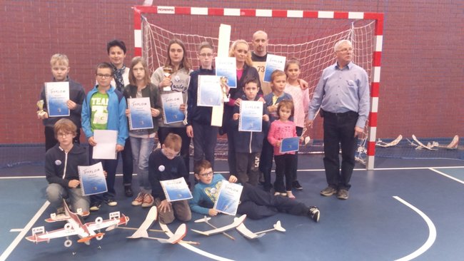 Modelarze na podium - zdjęcia