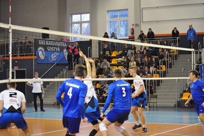 Lider rozbity w Gostyniu ? zdjęcia