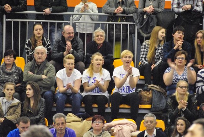 Lider rozbity w Gostyniu ? zdjęcia