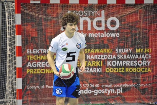 Lider rozbity w Gostyniu ? zdjęcia
