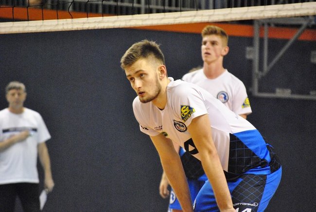 Lider rozbity w Gostyniu ? zdjęcia