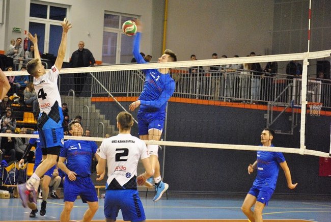 Lider rozbity w Gostyniu ? zdjęcia
