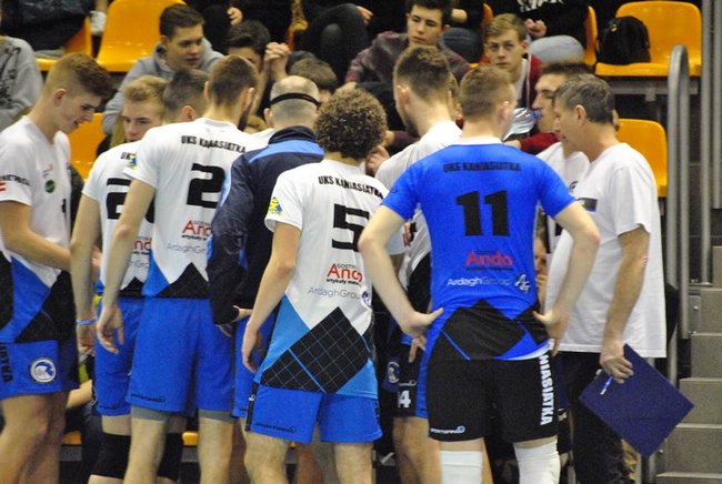 Lider rozbity w Gostyniu ? zdjęcia