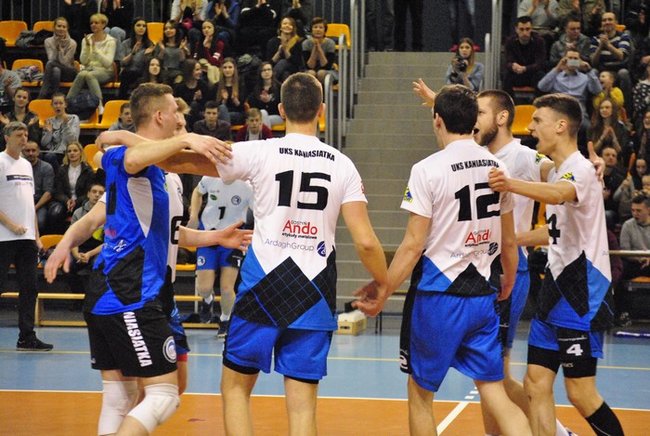 Lider rozbity w Gostyniu ? zdjęcia