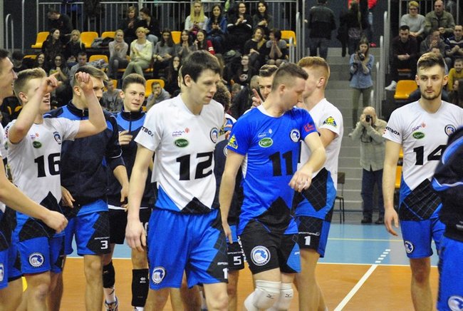 Lider rozbity w Gostyniu ? zdjęcia