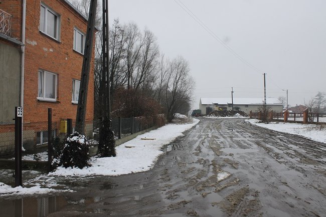 Wystarczyłby mu zwykły chodnik - zdjęcia