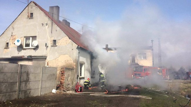 Pożar mieszkania w Pogorzeli - zdjęcia