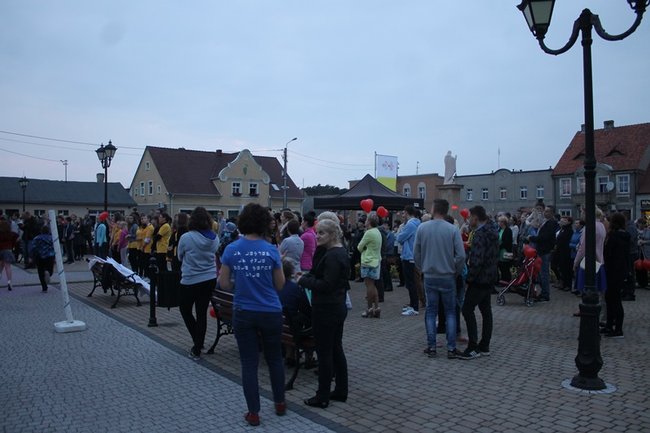 Tańcem i śpiewem wielbili Boga..