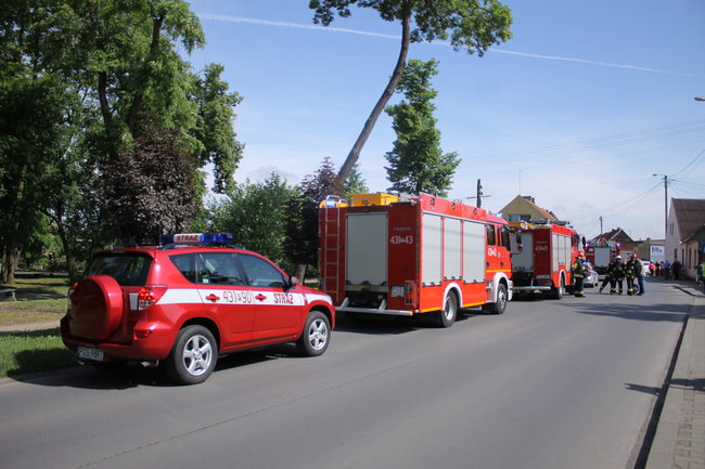Motocyklista uderzył w barierki