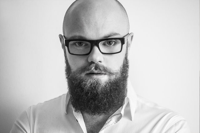 Jego świat nie wybacza pomyłek