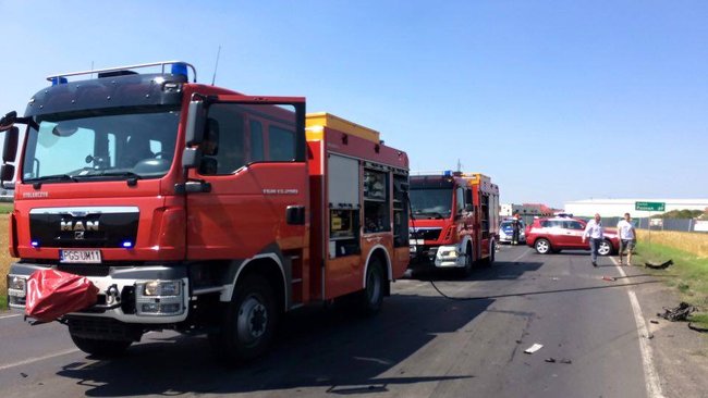 Auto w polu, pasażerka w szpitalu