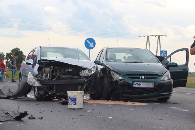 Zderzyły się dwa peugeoty