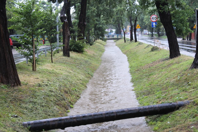 Ulewa przetacza się przez powiat