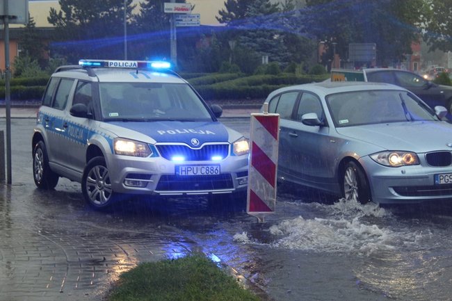 Ulewa przetacza się przez powiat