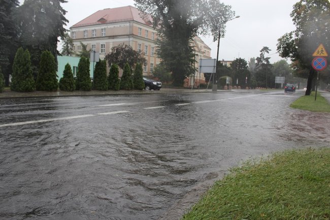 Ulewa przetacza się przez powiat