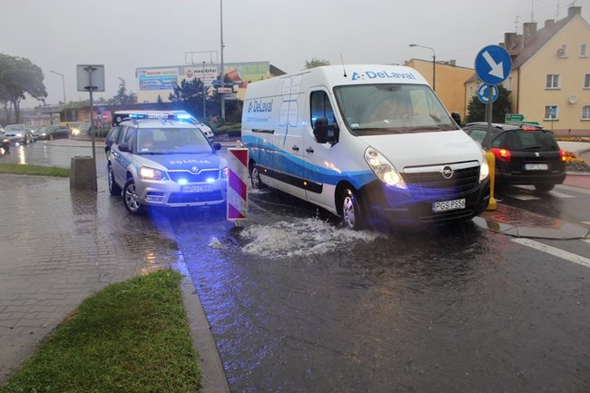 Ulewa przetacza się przez powiat