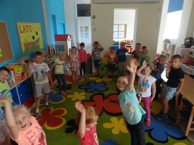 Rodzice do pracy, dzieci na półkolonie