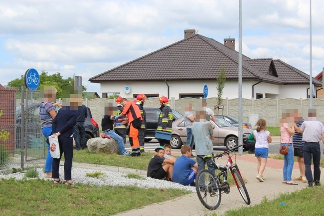 Trzy auta zderzyły się na skrzyżowaniu