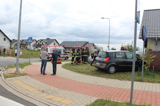 Trzy auta zderzyły się na skrzyżowaniu