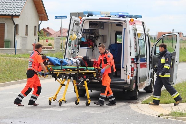 Trzy auta zderzyły się na skrzyżowaniu