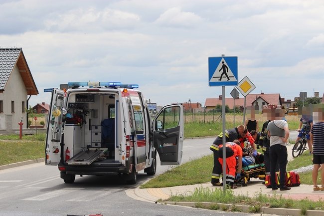 Trzy auta zderzyły się na skrzyżowaniu