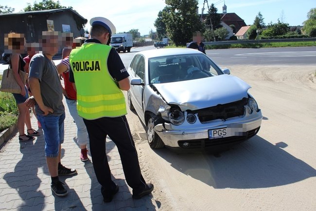 Trzy auta zderzyły się na 434