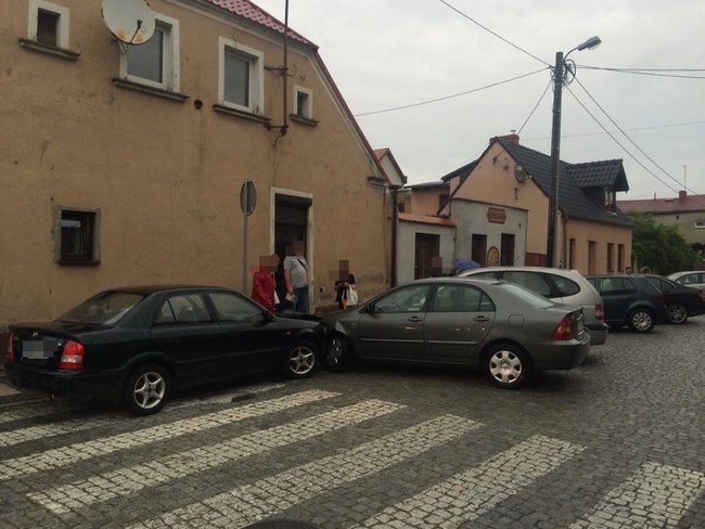 Nie wyrobił i skasował dwa auta
