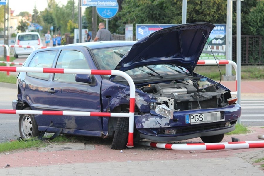 Feralne skrzyżowanie.Kolejni poszkodowani