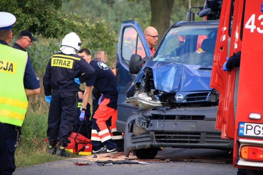 Zderzenie na prostej drodze.Są ranni