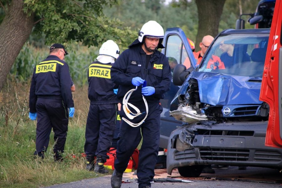 Zderzenie na prostej drodze.Są ranni