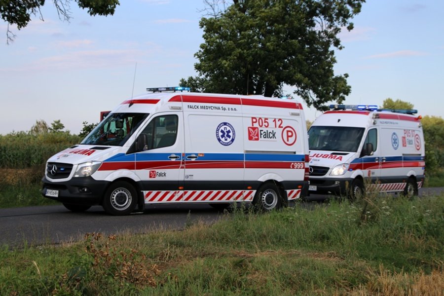 Zderzenie na prostej drodze.Są ranni