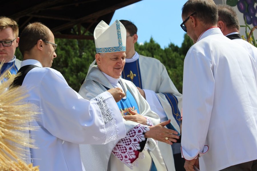 Poświęcili plony, dziękując Bogu