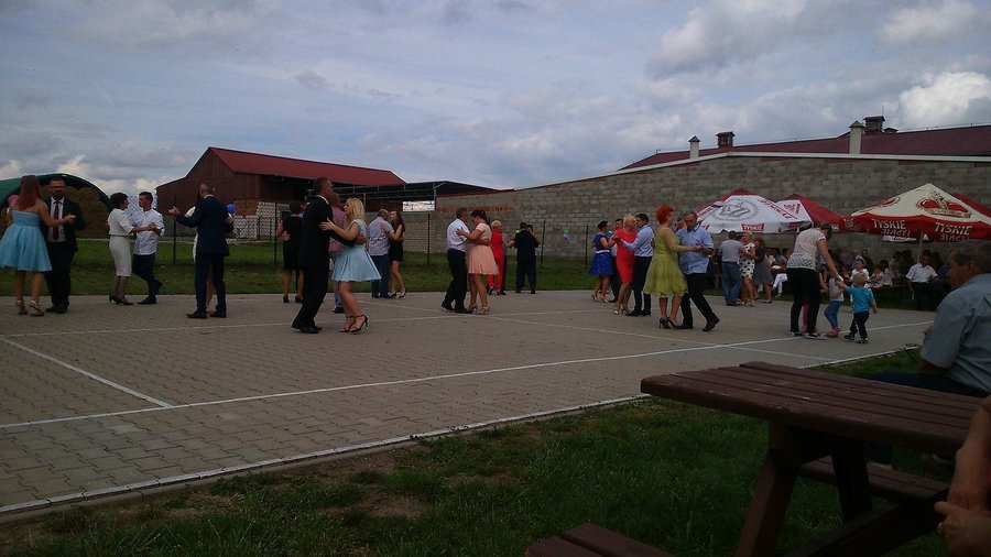 Bawili się przez całą noc