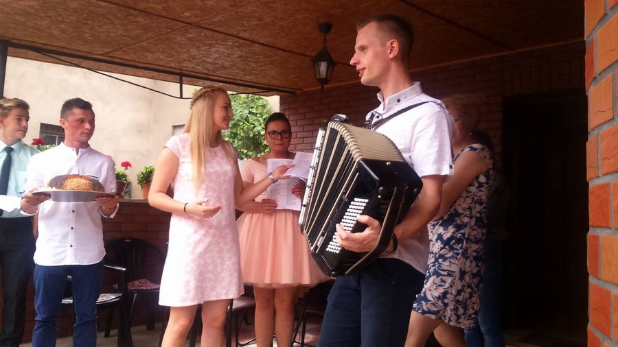 Bawili się przez całą noc