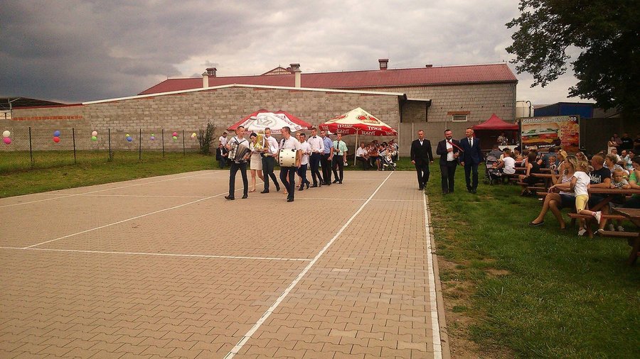 Bawili się przez całą noc