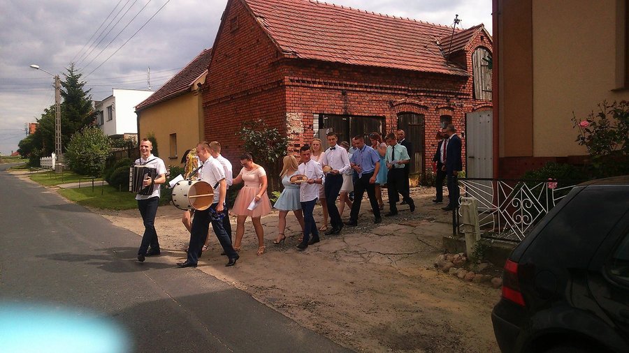 Bawili się przez całą noc