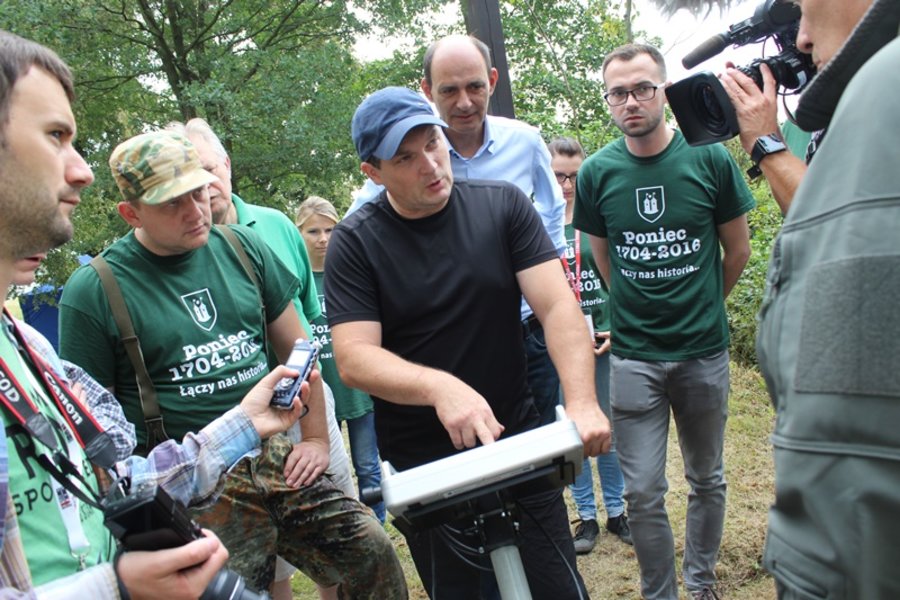 W poszukiwaniu armat, mogił i...