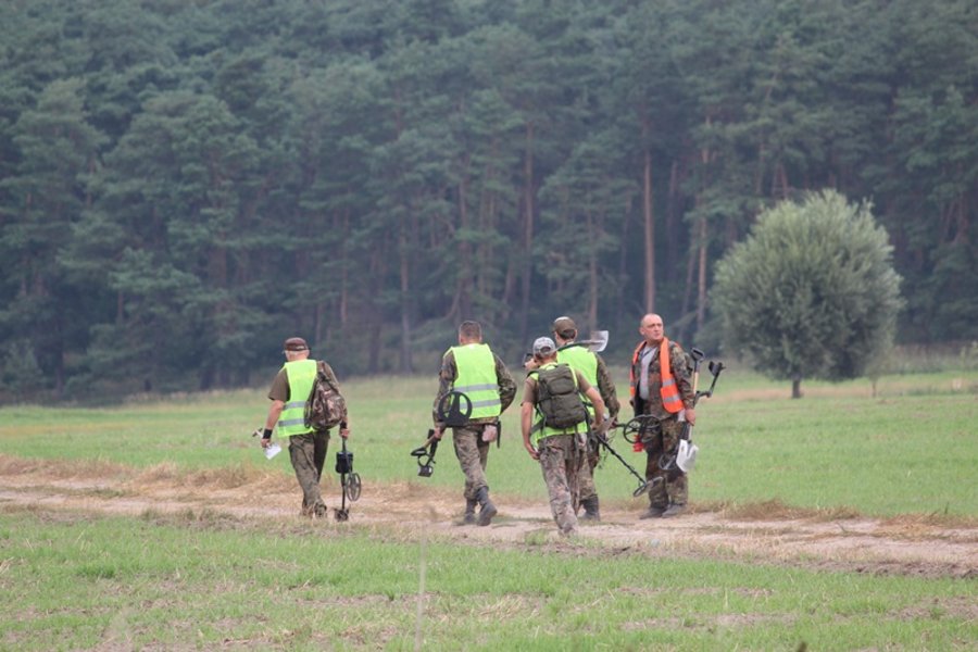 W poszukiwaniu armat, mogił i...