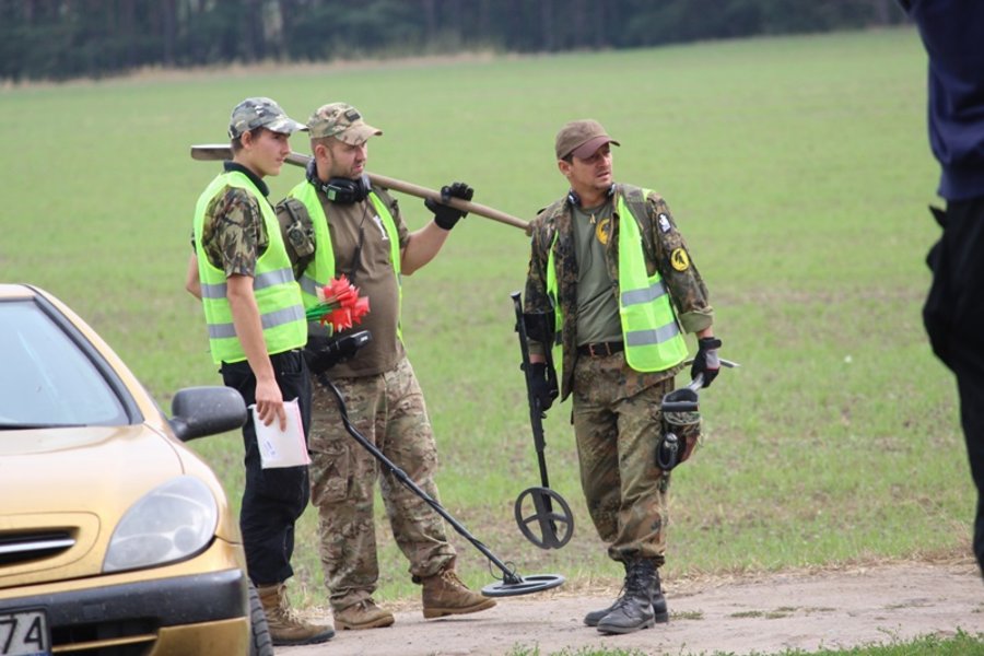 W poszukiwaniu armat, mogił i...