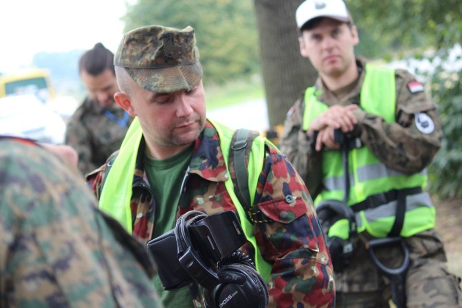 W poszukiwaniu armat, mogił i...