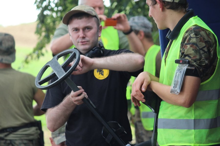 W poszukiwaniu armat, mogił i...