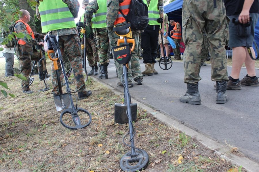 W poszukiwaniu armat, mogił i...