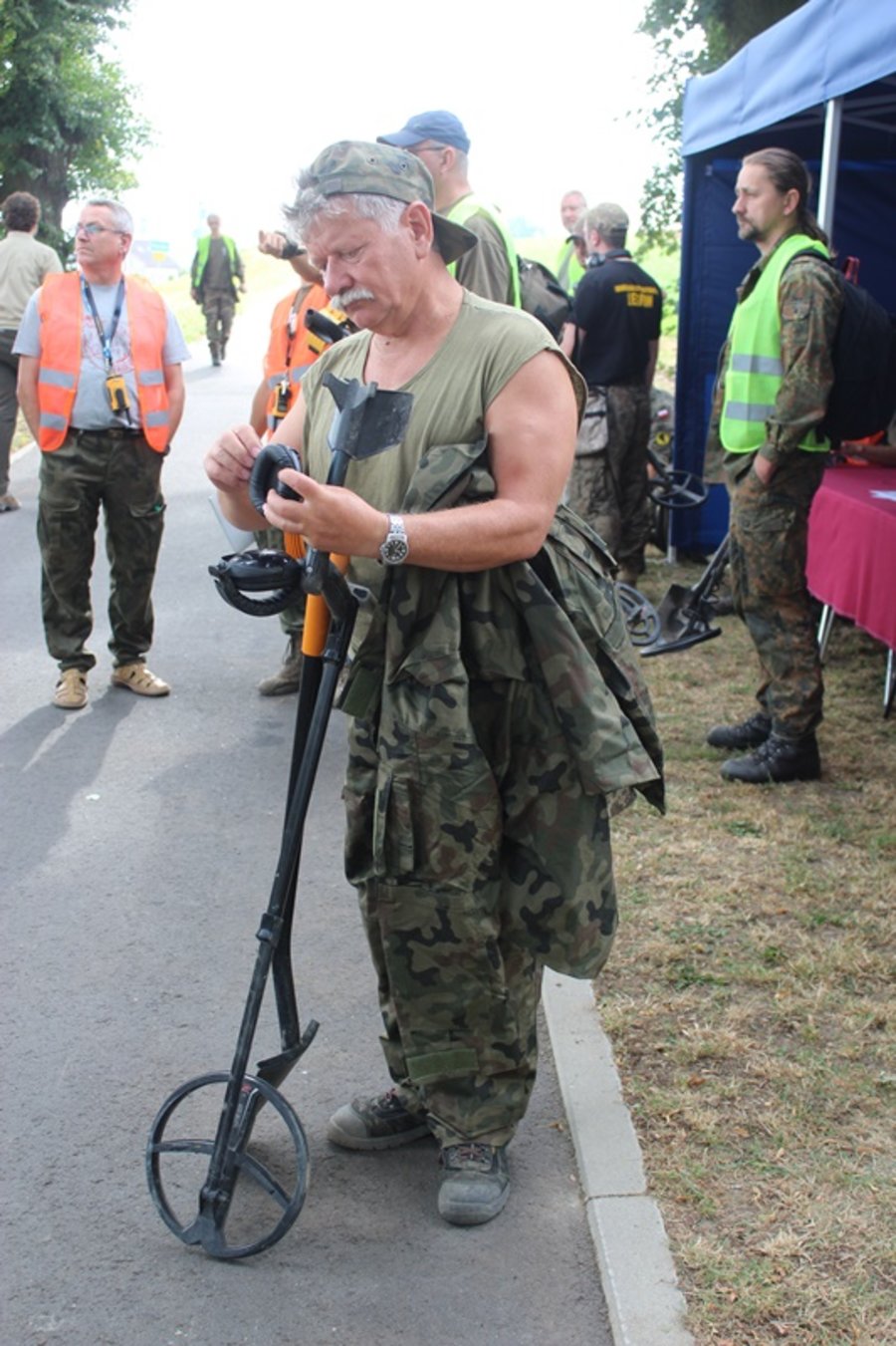 W poszukiwaniu armat, mogił i...