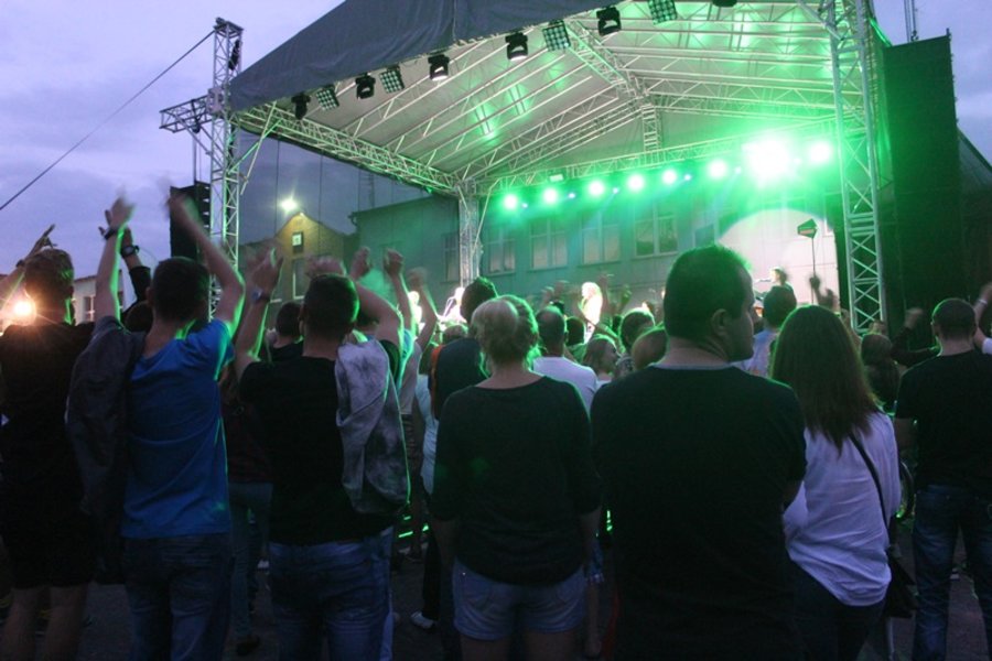 Eksplozja kolorów i Mesajah na scenie!