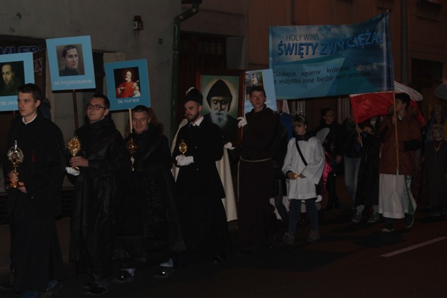 Korowody świętych przeszły ulicami