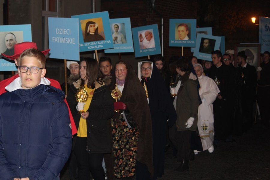 Korowody świętych przeszły ulicami