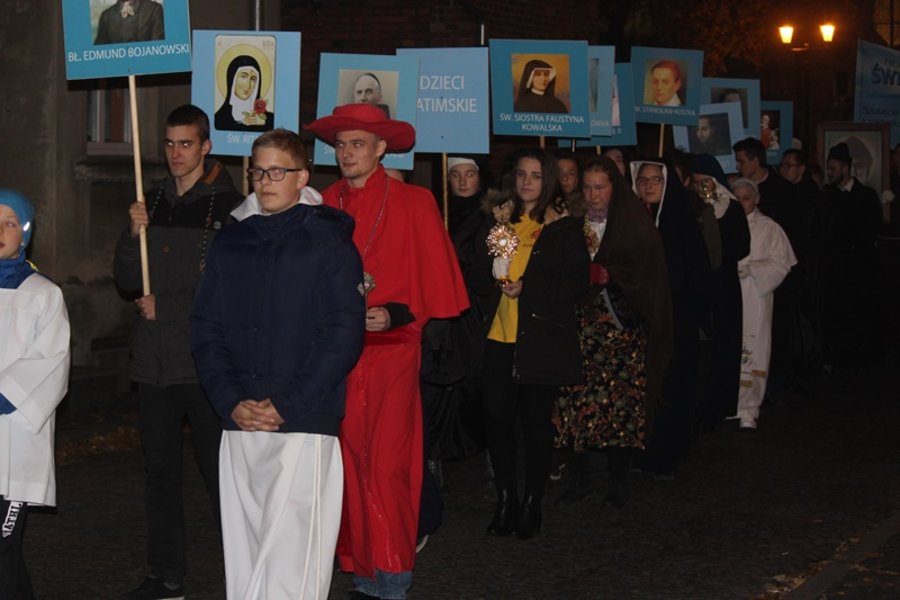 Korowody świętych przeszły ulicami