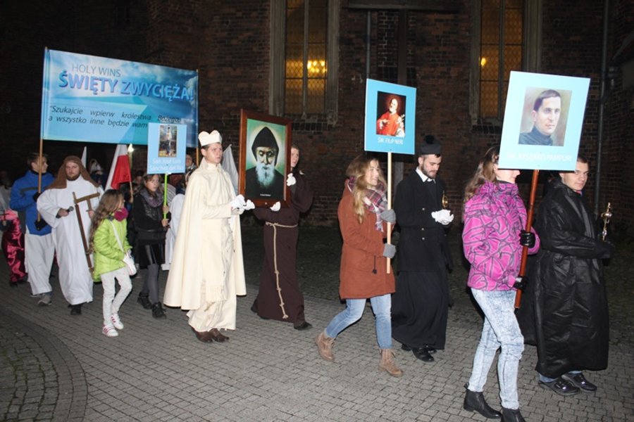 Korowody świętych przeszły ulicami