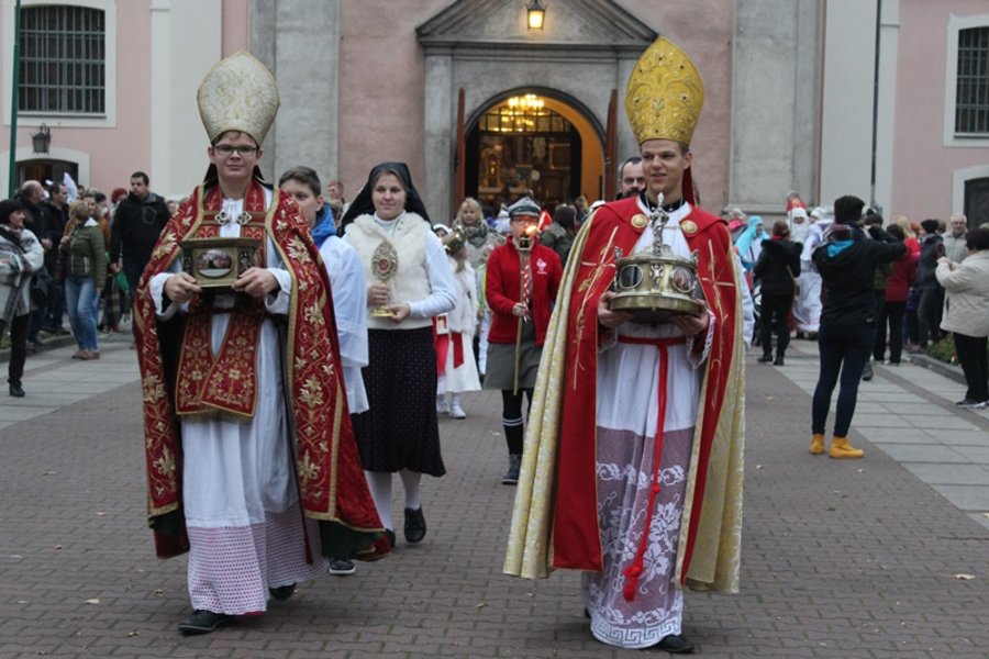 Korowody świętych przeszły ulicami