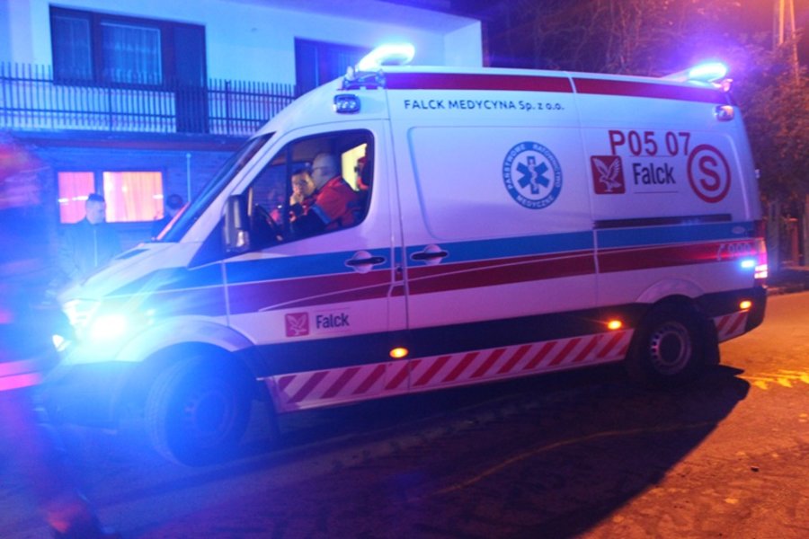 Kierowca fiesty staranował ciągnik